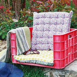 Garden armchair from fruit crate