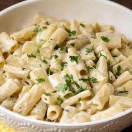White garlic pasta sauce