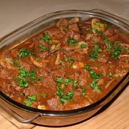 Beef with Mushrooms in Red Wine