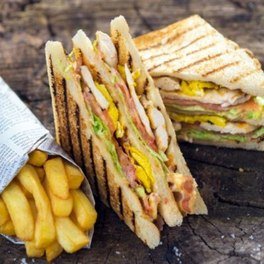 Club sandwich poulet - bacon