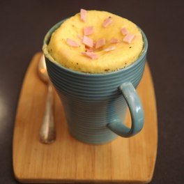 Mug cake jambon-fromage